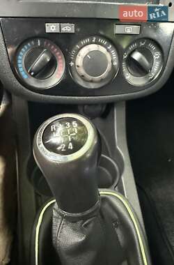 Хэтчбек Opel Corsa 2009 в 