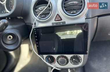 Хэтчбек Opel Corsa 2007 в 