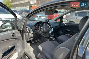 Хэтчбек Opel Corsa 2007 в 