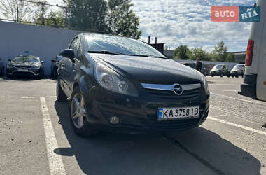 Хэтчбек Opel Corsa 2007 в 