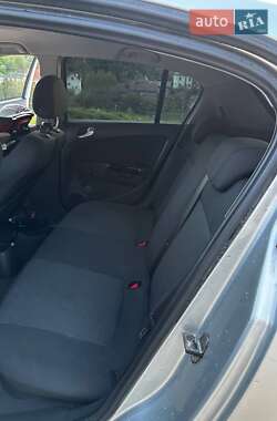 Хетчбек Opel Corsa 2012 в 