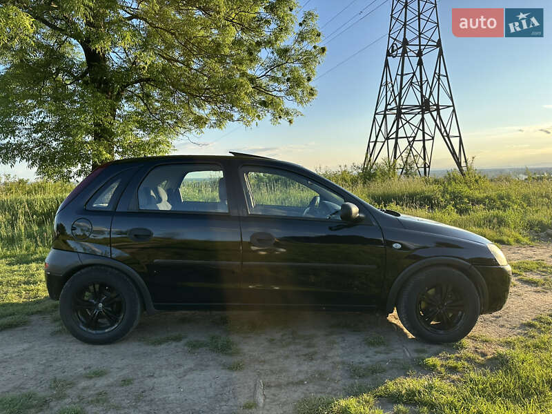 Хэтчбек Opel Corsa 2001 в Ужгороде