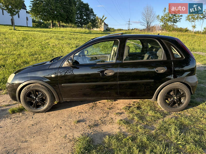 Хэтчбек Opel Corsa 2001 в Ужгороде