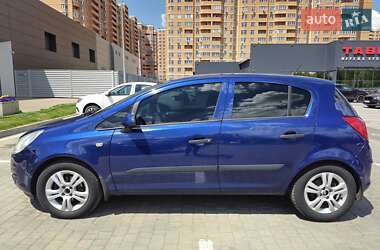 Хэтчбек Opel Corsa 2007 в 