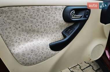 Хетчбек Opel Corsa 2006 в 