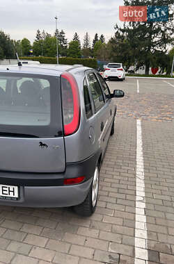 Хэтчбек Opel Corsa 2003 в 