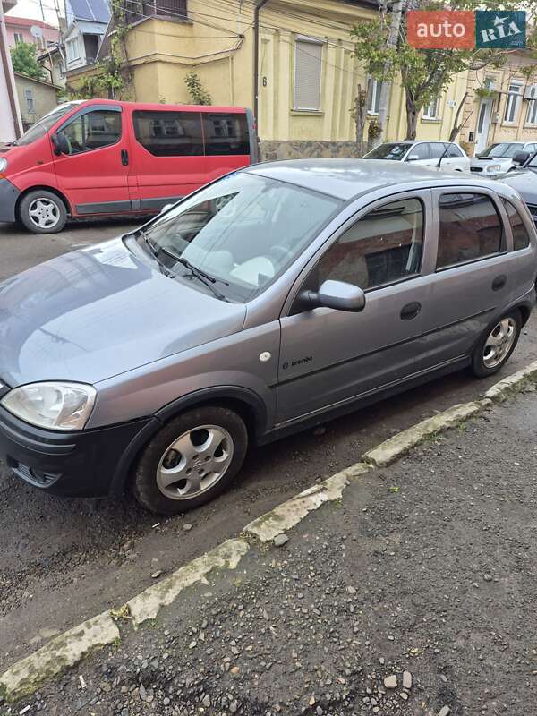 Хэтчбек Opel Corsa 2003 в Черновцах
