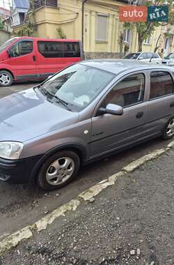 Хетчбек Opel Corsa 2003 в 