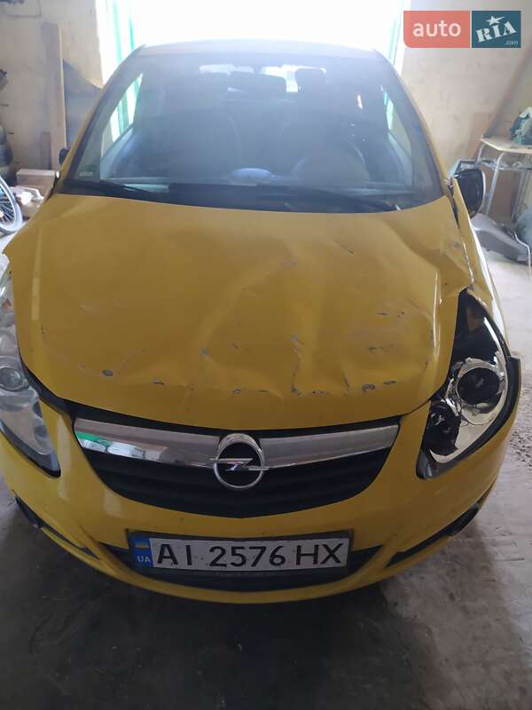 Хэтчбек Opel Corsa 2008 в Мироновке