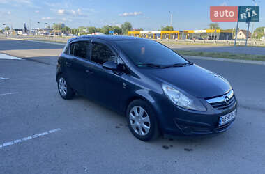 Хетчбек Opel Corsa 2010 в 