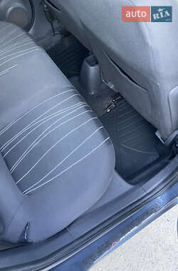 Хетчбек Opel Corsa 2010 в 