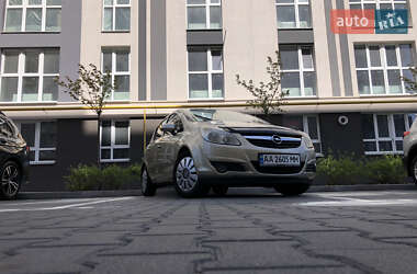 Хетчбек Opel Corsa 2007 в 