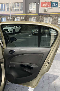 Хетчбек Opel Corsa 2007 в 
