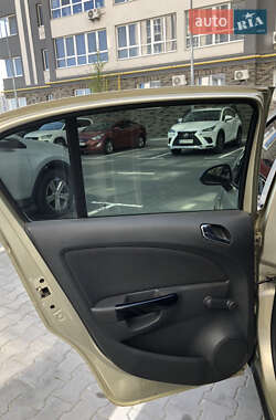 Хетчбек Opel Corsa 2007 в 