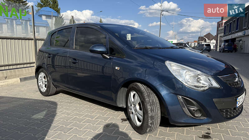 Хэтчбек Opel Corsa 2011 в Тернополе