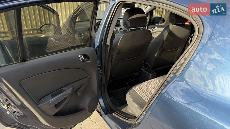 Хэтчбек Opel Corsa 2011 в Тернополе
