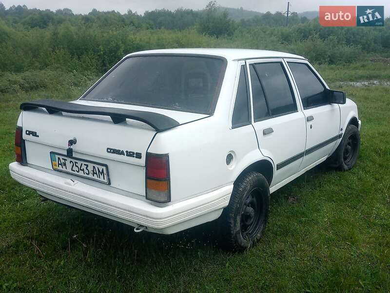 Седан Opel Corsa 1987 в Рогатині