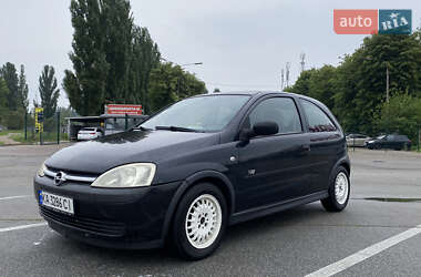 Хэтчбек Opel Corsa 2003 в Киеве