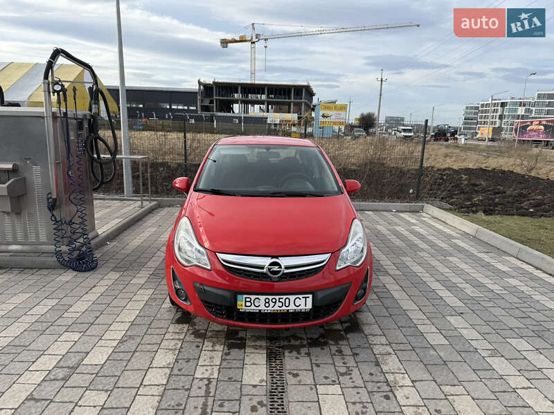 Хэтчбек Opel Corsa 2012 в Львове
