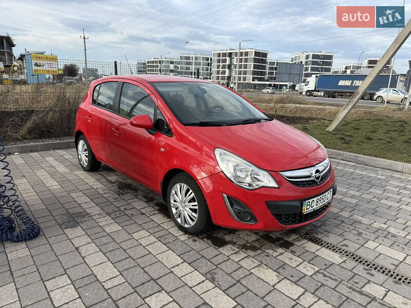 Хэтчбек Opel Corsa 2012 в Львове