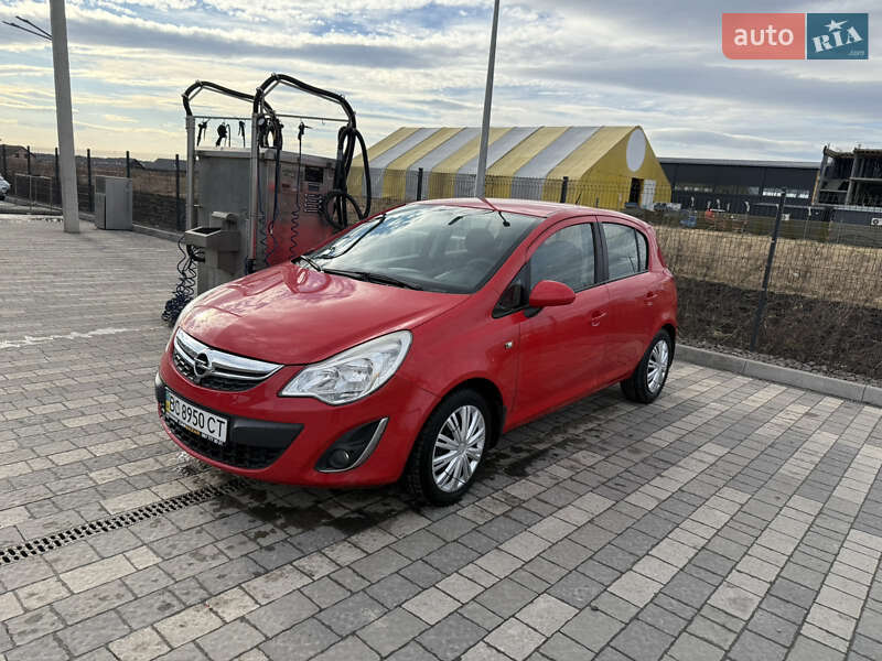 Хэтчбек Opel Corsa 2012 в Львове