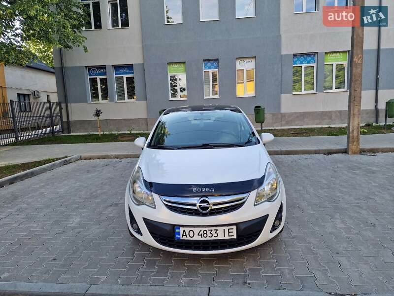 Хэтчбек Opel Corsa 2011 в Мукачево