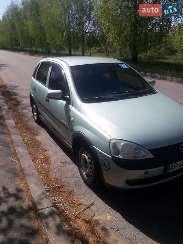 Хэтчбек Opel Corsa 2002 в 