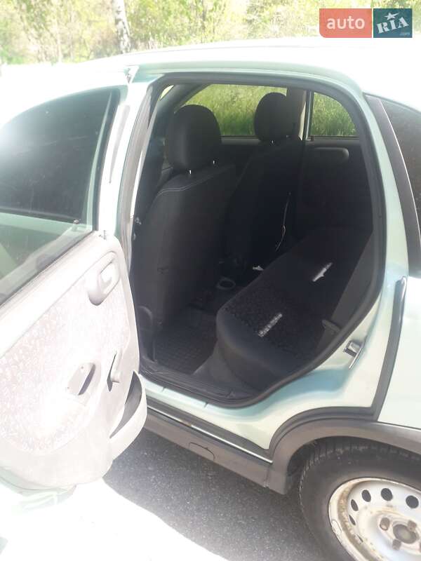 Хэтчбек Opel Corsa 2002 в Запорожье