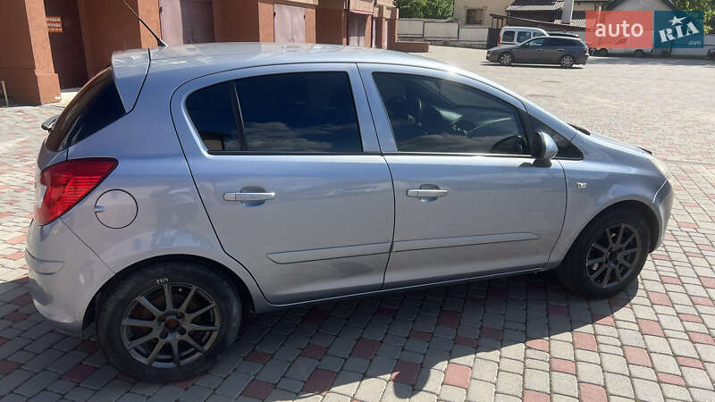 Хэтчбек Opel Corsa 2007 в Ивано-Франковске