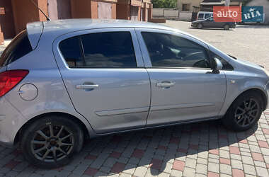 Хетчбек Opel Corsa 2007 в 