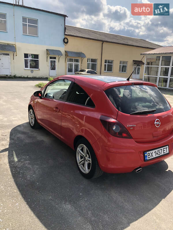 Хетчбек Opel Corsa 2011 в Шепетівці