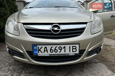 Хетчбек Opel Corsa 2008 в 