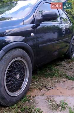 Хэтчбек Opel Corsa 2001 в Черновцах