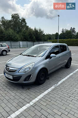 Хэтчбек Opel Corsa 2011 в 