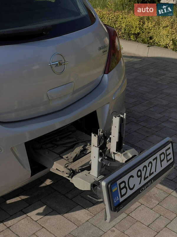 Хэтчбек Opel Corsa 2008 в Львове