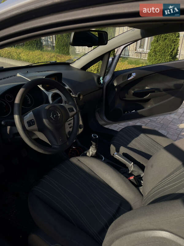Хэтчбек Opel Corsa 2008 в Львове