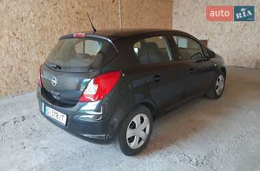 Хетчбек Opel Corsa 2013 в 