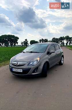 Хэтчбек Opel Corsa 2014 в Киеве