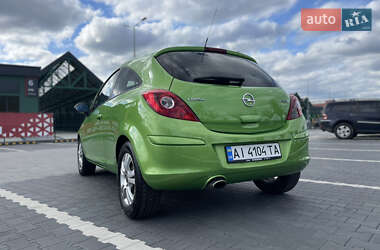 Хетчбек Opel Corsa 2011 в 