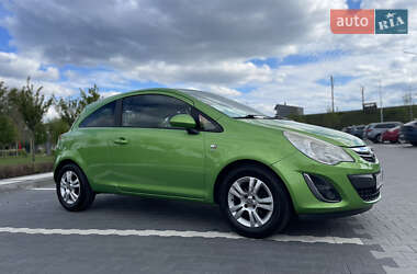 Хетчбек Opel Corsa 2011 в 
