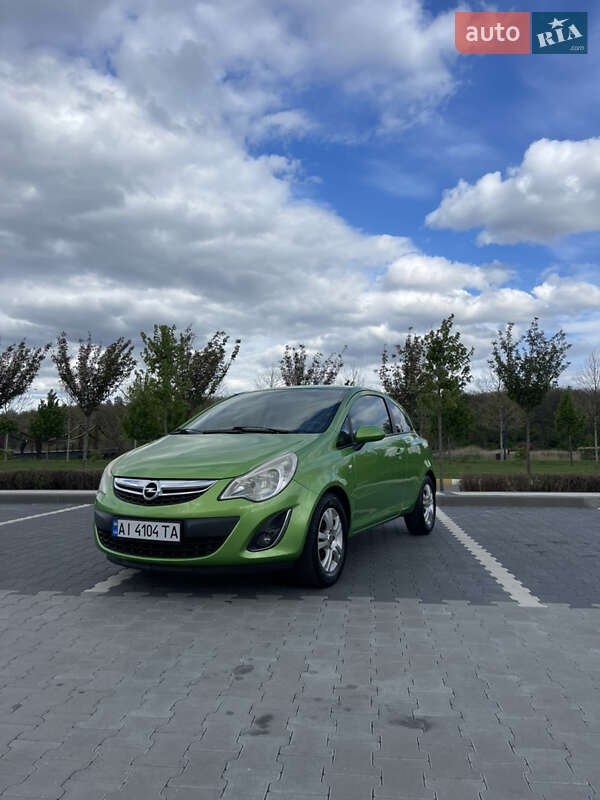 Хетчбек Opel Corsa 2011 в Ірпені