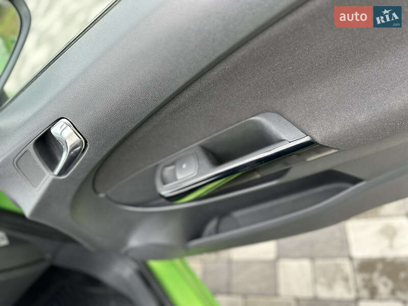 Хетчбек Opel Corsa 2011 в Ірпені