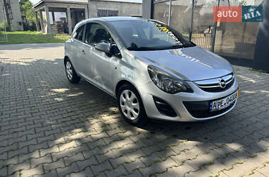 Хэтчбек Opel Corsa 2013 в 