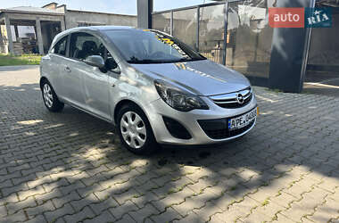 Хэтчбек Opel Corsa 2013 в 