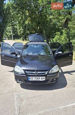 Хэтчбек Opel Corsa 2006 в 