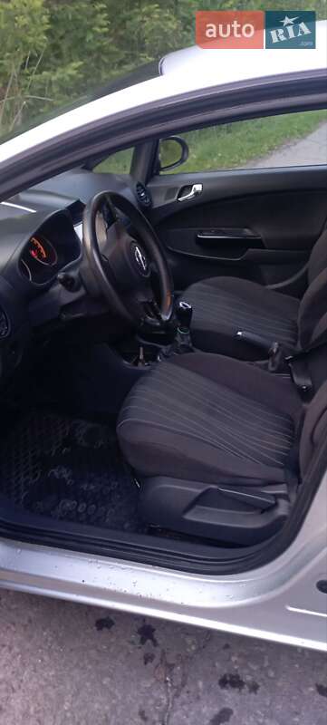 Хэтчбек Opel Corsa 2009 в Ковеле