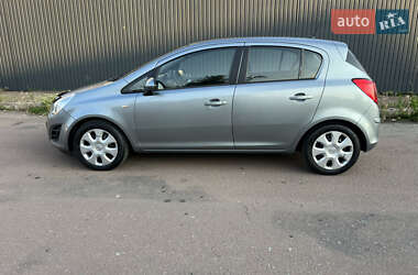 Хэтчбек Opel Corsa 2012 в 