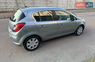 Хэтчбек Opel Corsa 2012 в 