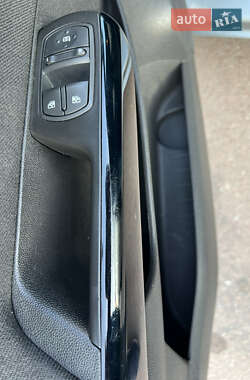 Хэтчбек Opel Corsa 2012 в 