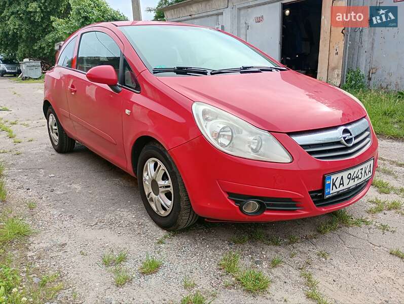 Хэтчбек Opel Corsa 2006 в Киеве